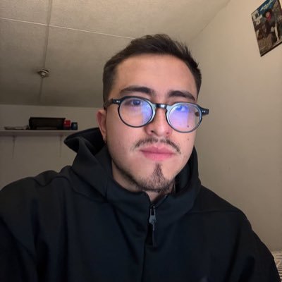 Roa_dice's profile picture. cada vez estoy más ciego y a veces me trabo al hablar | esto es un personaje cinematográfico