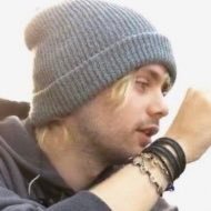 yelyahism's profile picture. always thinking about harry judd