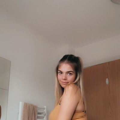 chloebell477's profile picture. 