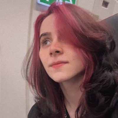 parvakase's profile picture. a verdadeira arte é só um reflexo dos sentimentos de quem a contempla .ᐟ