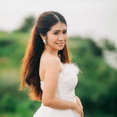 ladyrizzaaa's profile picture. “that’s my girl”