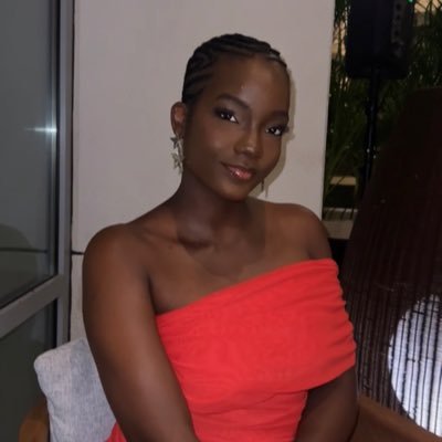 Yasmeeny__'s profile picture. Resilient • Fearless • Feminist