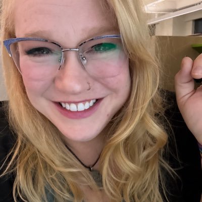 dropyourlinen's profile picture. Horror lifer / #MutantFam / Tobe Hooper directed Poltergeist / Cosplayer / Anime Fan / Tobe Hooper Directed Poltergeist / Queer Woman of Horror 🏳️‍🌈