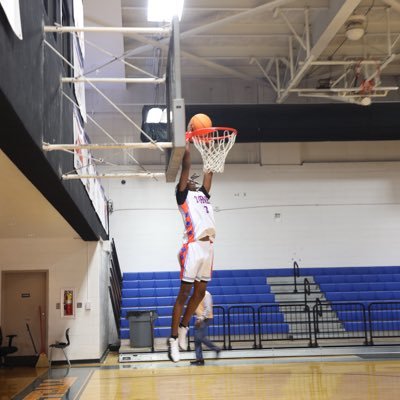 Showtime_2u's profile picture. 6’3 |162| Turner co high| c/o27 | Email: Hasaanmsears10@gmail.com