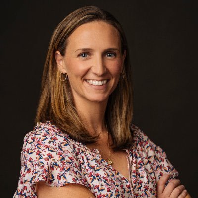 928Hofa's profile picture. 15+ yrs in Financial Services PR & Marketing