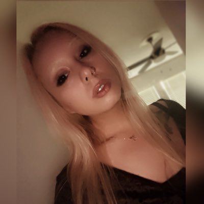 kaydotxo_'s profile picture. 💗𝙬𝙚𝙡𝙘𝙤𝙢𝙚 𝙩𝙤 𝙩𝙝𝙚 𝙥𝙞𝙣𝙠 𝙗𝙖𝙘𝙠𝙧𝙤𝙤𝙢𝙨 .𖥔 ݁ ˖.𖥔 ݁ ˖ ♡ computer angel ♡ .✧*.  𝘧𝘬𝘢 𝘤𝘢𝘭𝘪𝘤𝘳𝘺 .*✧.