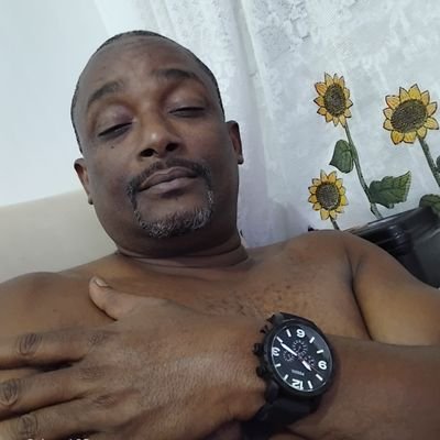 Paizaott's profile picture. luva de maconheiro,trabalha pagar minhas dívidas e o que sobrar eu fumo maconha 🌼🌿🔥🍁