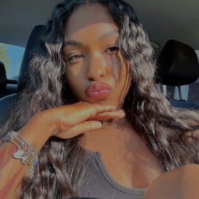 knappiess's profile picture. creator and owner of pooshed🫧