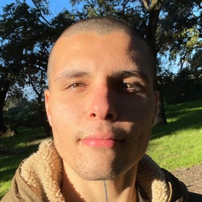 woollyheadd's profile picture. A being of service to others, stacking bricks and building empires. Copywriter✖️Musician✖️Prompt Engineer. Student at @TripleTenTech