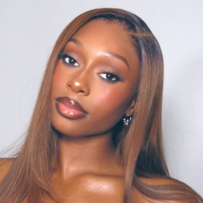 normvlgirl's profile picture. Trying to find deeper meaning in nonsense.