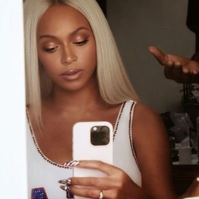 teeiconnix's profile picture. ifb all stans
backup: @AriyonceFushion
head Rihanna ender