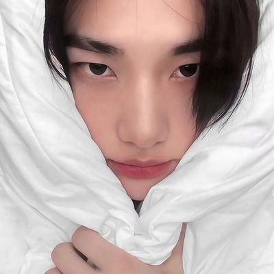 exxsohee's profile picture. que saudade do taeyong volta taeyong