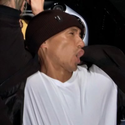 AAAbbbAAccc's profile picture. No gamble, No future!