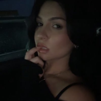 yungypsy's profile picture. 🍸