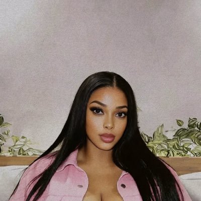 the_figma's profile picture. 🌸🌸Life Therapist || Website Designer || UI/UX Designer ||🚫ṈØ ÐM̐s ||Your Favorite Best Friend || And yes this are old pictures 🌸🌸