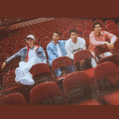 YoursTrulySofia's profile picture. Live every day like it might be your last ♡︎ 👽 she/her