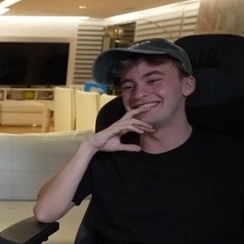 mosluchi's profile picture. voy a usarlo para idolatrar a moski