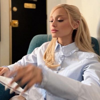 rwpdanvrs's profile picture. eu e jacks escovando o cabelo da eva