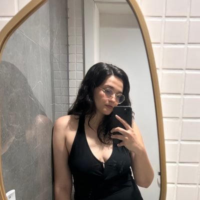 idleafraid's profile picture. almost always fashionably late