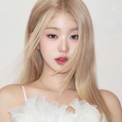 MOKARERU's profile picture. that one friend that’s too obsessed w illit