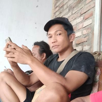 zeenakhmad49185's profile picture. 