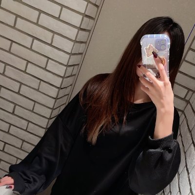 w2747365418833's profile picture. 誰かと過ごす夜、少しだけ私を試してみたくなることもあります