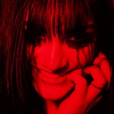 hasyoutrapped's profile picture. 