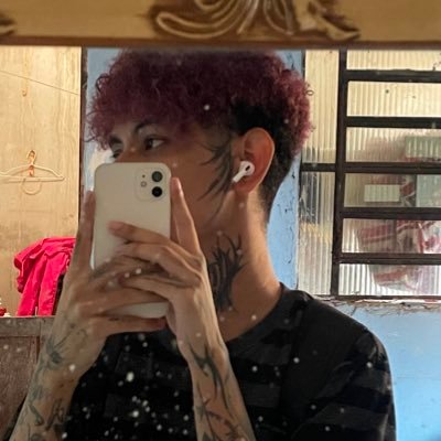 _joeei's profile picture. tatuador e baterista medíocre