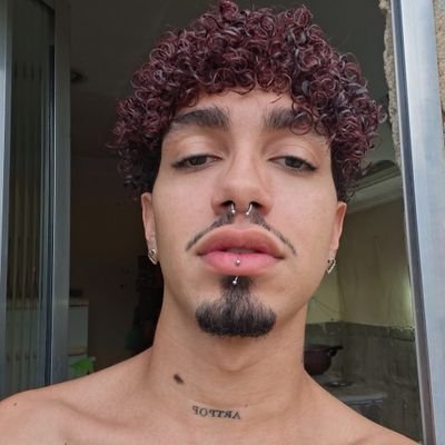 fleelipe's profile picture. Ömo Osogiyan🕊🐌⚔