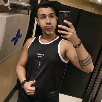 ViniciosdoFNF's profile picture. 24y |
Brawl Stars™💛  90k+ 🏆 | 50K 3v3 |
Treinando pra melhor Chuck BR |
56🎖️ títulos | Main Chuck💚🚂 |
Fã do @KingJoeJNT | 💍Meu gatin Marcos❤️‍🩹