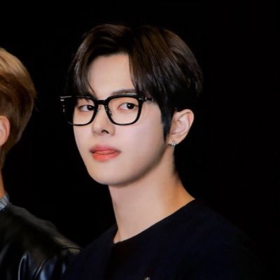riowonify's profile picture. ( 💭 ) thinking about leowon 24/7.ᐟ ୨୧ ALD1 ot8