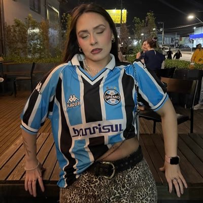 girlfrompoa's profile picture. gaucha - direito - gremista - apaixonada por moda e musica - fã da anitta e da ariana grande