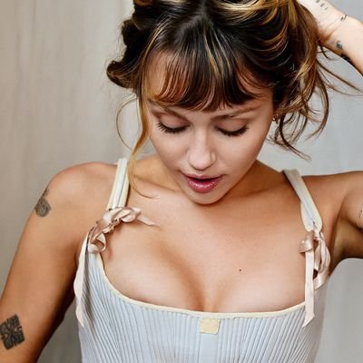 gabsftm13's profile picture. Jimin y Miley stan.💗 #Namjooning 🌱🍃. Art enthusiast.🎨 currently https://t.co/nBrS64z3OQ