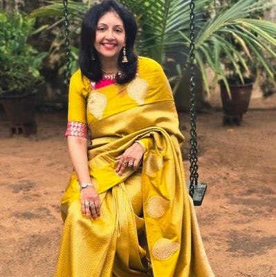 Anusuhin2's profile picture. ideology wise hate extreme left and extreme right...srk die hard fan