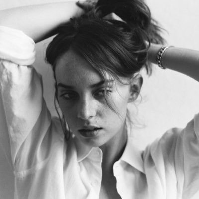 lukesdaylightt's profile picture. “carry on let the good times roll” ☆ she/her • 19 // #1 amnesia & wayf fan !!