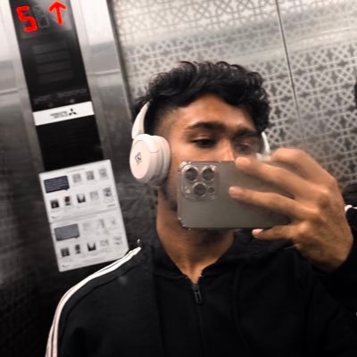 Navineyyyy's profile picture. 