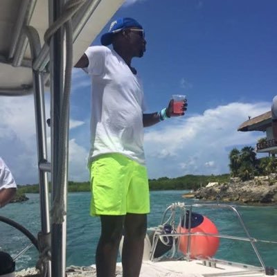 YoungNCharge12's profile picture. 