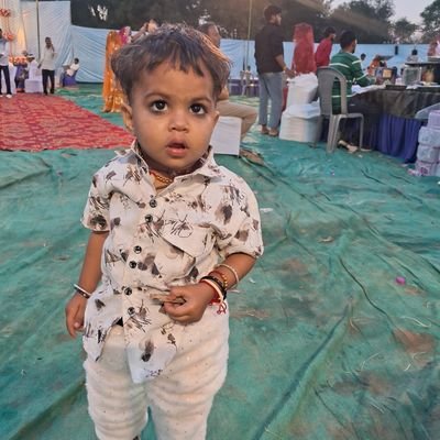 WeAreVirat's profile picture. 🙂