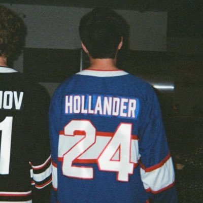 vernonication's profile picture. 20. MINORS DNI. blackhawks sens charge. bears. skz bnd wish. that one oomf who eats hockey cards. bald. i love rpf!!!! batman! cb98 #1 fan confirmed real