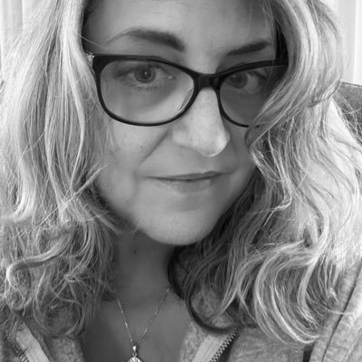 JulieforBoston's profile picture. Editor, sometimes a poet, always a reader. Deep inside my own heart. Boston sports. Love, compassion, kindness.