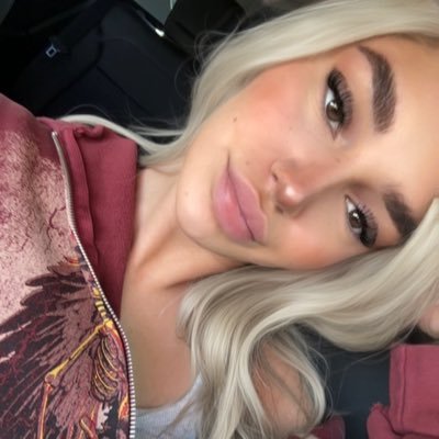 aaaksmri's profile picture. dolce far niente ✩ ୧ ‧₊˚ 🍓 ⋅ ☆