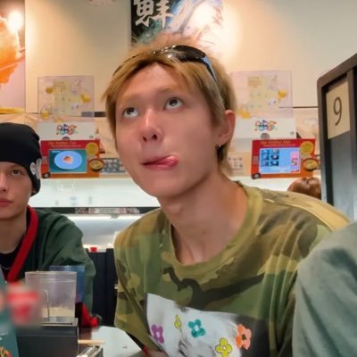 AnGeLLxXT45's profile picture. 