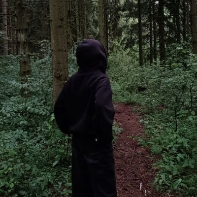 hhhuhgcc's profile picture. بين الظل والنور