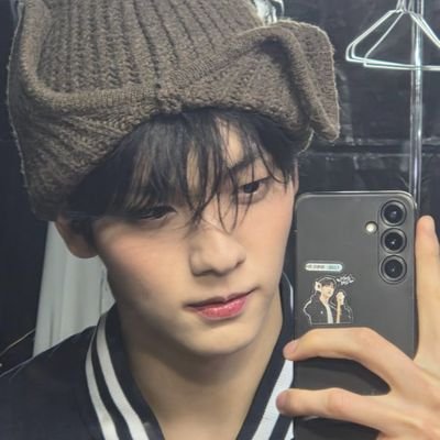 tebincentral's profile picture. soob-centric.   preferably no minors
                                                                  😺🐰 you could say kang taehyun really needs choi soobin