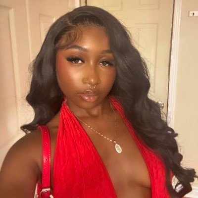 iitss_lannaa's profile picture. 👩🏾‍❤️‍💋‍👩🏾