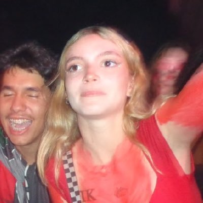 izagnx's profile picture. n é minhas dividas q vão me impedir de curtir a vida!