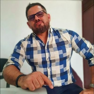 oscar_floch's profile picture. No soy todo lo ves, pero tampoco ves todo lo que soy, sino todo lo contrario.