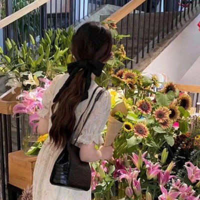 gedjcya's profile picture. Keep your passion alive and head towards the next star. ✨
I've been to Italy and the US because of their slower pace of life 😊