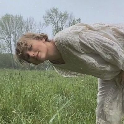 bridgertonwife's profile picture. multi-fandom girl • benophie era 𖹭