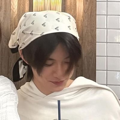 astonrati's profile picture. a cinema poet in #17thSpring (2005)